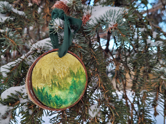 Ornament: Golden light